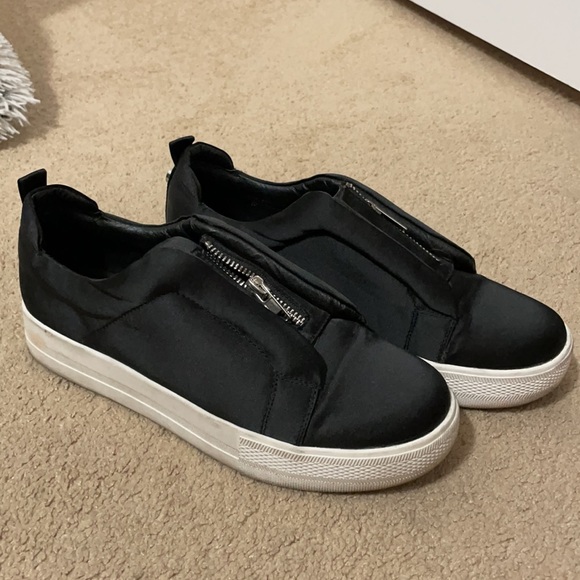 STEVE MADDEN SNEAKERS - Picture 2 of 3